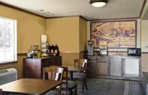 фото отеля Americas Best Value Inn & Suites Petaluma