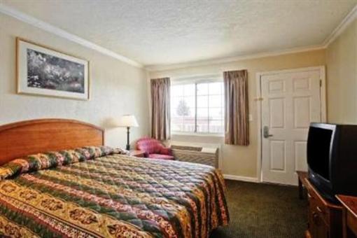 фото отеля Americas Best Value Inn & Suites Petaluma