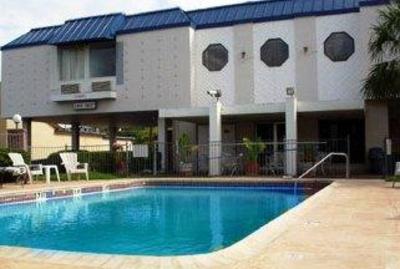 фото отеля Town House Motel - Airport