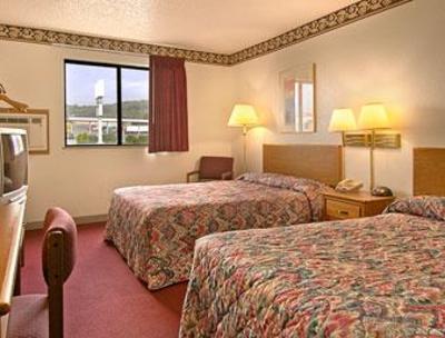 фото отеля Super 8 Harrisonburg