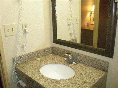 фото отеля Super 8 Harrisonburg