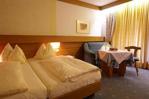 фото отеля Familiengut Hotel Burgstaller