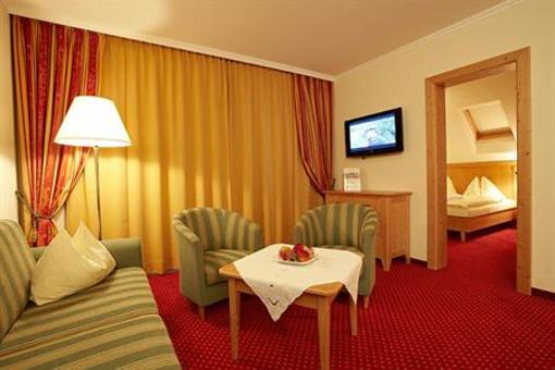 фото отеля Familiengut Hotel Burgstaller