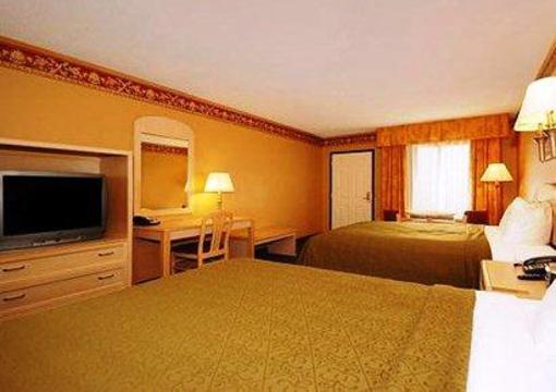 фото отеля Quality Inn & Suites Fort Jackson Maingate