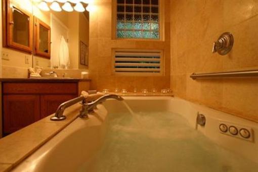 фото отеля Hideaway Cove Poipu Beach