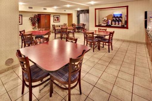 фото отеля Holiday Inn Express Cornhusker Lincoln (Nebraska)