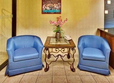 фото отеля Holiday Inn Express Cornhusker Lincoln (Nebraska)