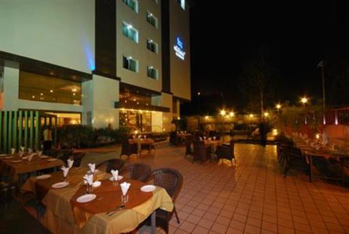 фото отеля Sadanand Regency