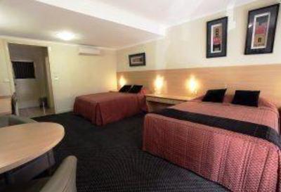 фото отеля Cattleman's Country Motor Inn