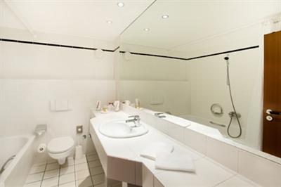 фото отеля Hotel Plaza Duisburg