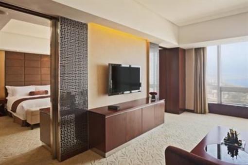 фото отеля Crowne Plaza Yantai Seaview