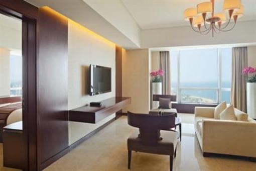 фото отеля Crowne Plaza Yantai Seaview
