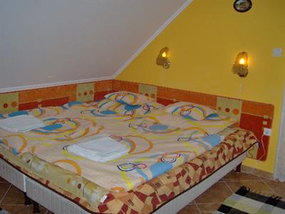 фото отеля Gal Apartman