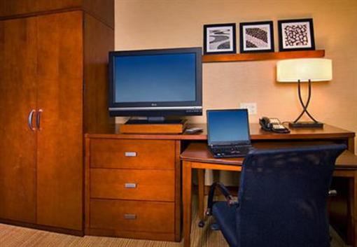 фото отеля Courtyard Atlanta Conyers