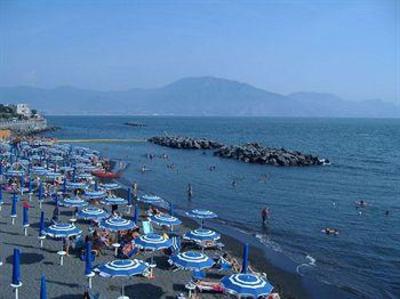 фото отеля Holidays Hotel Torre del Greco