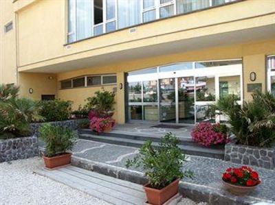 фото отеля Holidays Hotel Torre del Greco