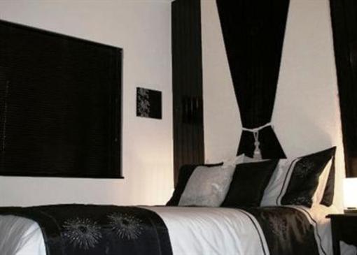 фото отеля Chapel Lodge Bed & Breakfast Over Kellet Carnforth
