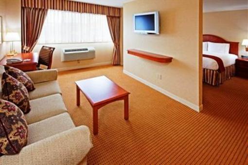 фото отеля Holiday Inn Express Lynbrook
