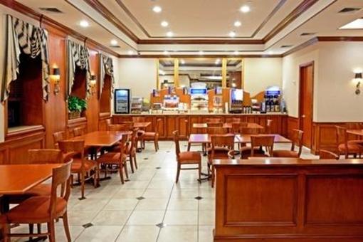 фото отеля Holiday Inn Express Lynbrook