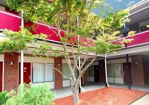 фото отеля Econo Lodge Framingham
