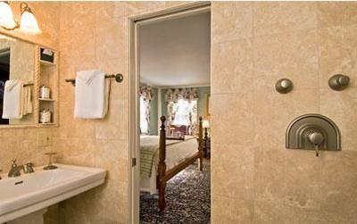 фото отеля Captain's House Inn