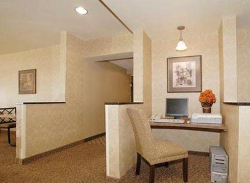 фото отеля Comfort Suites Coralville