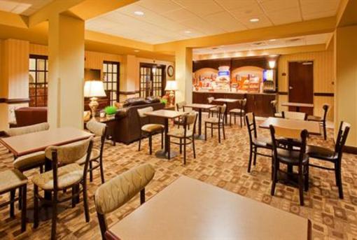 фото отеля Holiday Inn Express Hotel & Suites - Gadsden