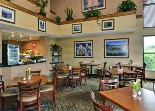 фото отеля Comfort Inn Okemos