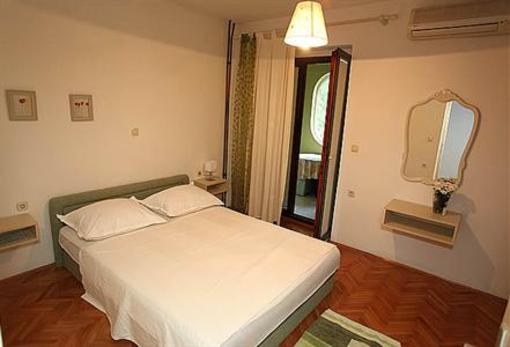 фото отеля Villa Makarana Apartments