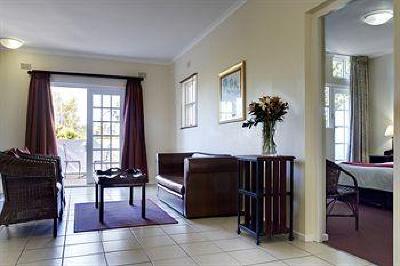 фото отеля BEST WESTERN Cape Suites Hotel