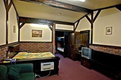 фото отеля Olde Tudor Hotel