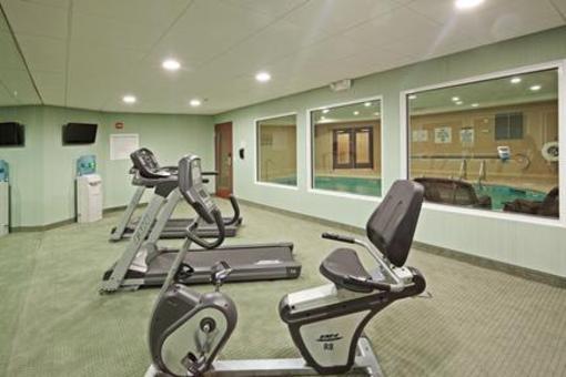 фото отеля Holiday Inn Express Hotel & Suites Meriden