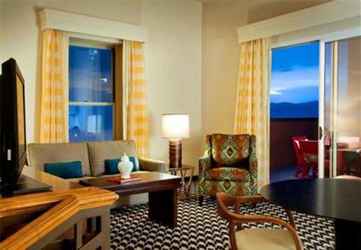 фото отеля Courtyard by Marriott Denver Downtown