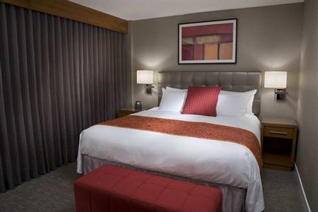 фото отеля Hilton Toronto Airport & Suites