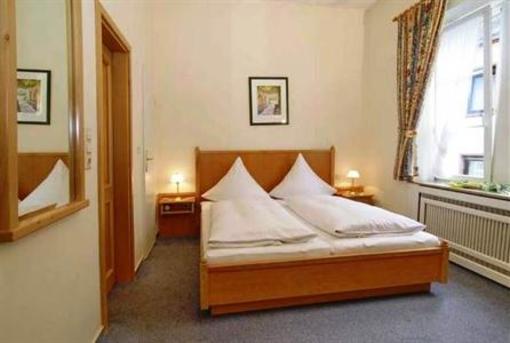 фото отеля Hotel Wirtshaus zum Pferdmarkt