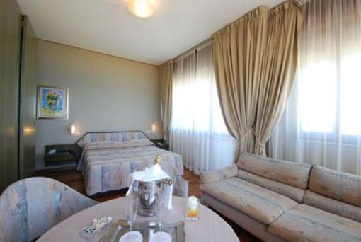 фото отеля Hotel Bristol Pesaro