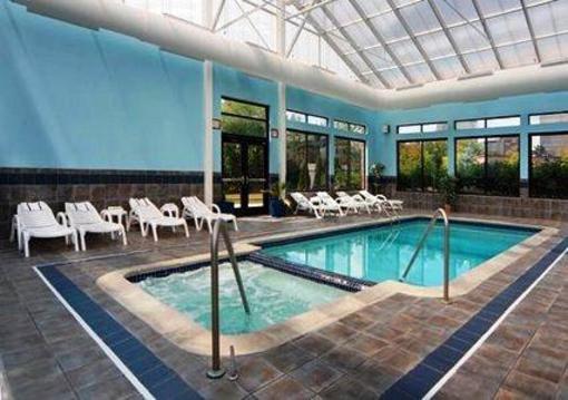 фото отеля Comfort Suites Southfield