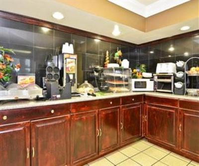 фото отеля Econo Lodge Richmond Hill