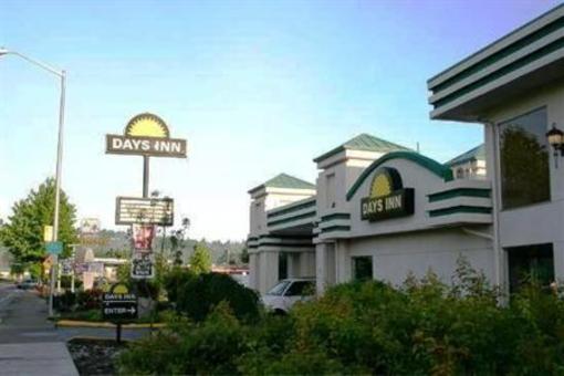 фото отеля Days Inn Kent - Meeker St.