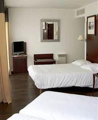 фото отеля Hotel La Place Annemasse