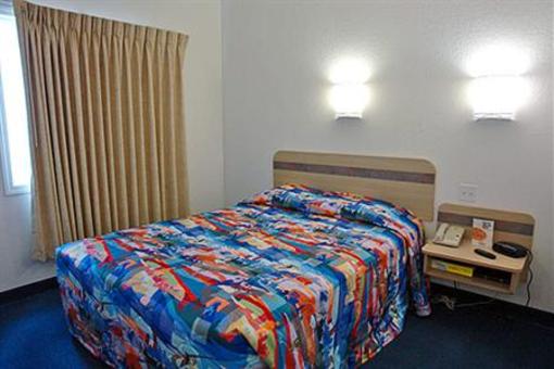 фото отеля Motel 6 Saskatoon