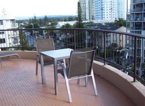 фото отеля Warringa Surf Apartments