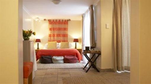 фото отеля 1 On Queens Boutique Guest House