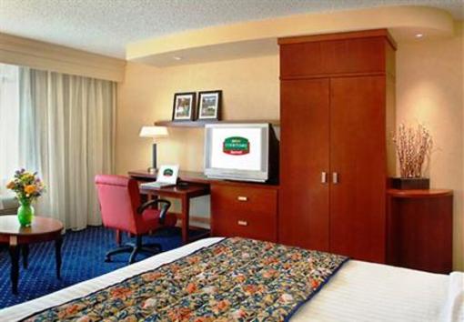 фото отеля Courtyard by Marriott Wall at Monmouth Shores Corporate Park
