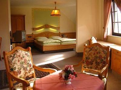 фото отеля Hotel zum Walde