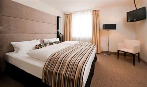 фото отеля Park Inn by Radisson Bochum