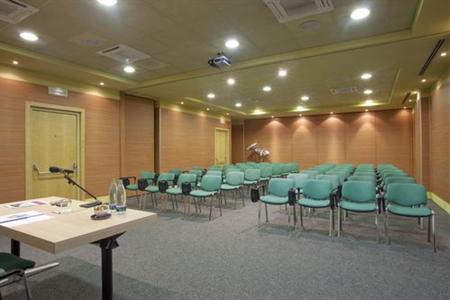 фото отеля Holiday Inn Express Langhe Cherasco