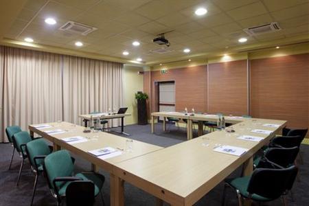 фото отеля Holiday Inn Express Langhe Cherasco