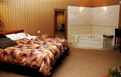 фото отеля Royal Oak Inn & Suites Brandon City