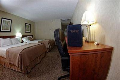 фото отеля Royal Oak Inn & Suites Brandon City